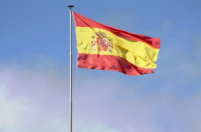La empresa fabricante de banderas Imazu aumenta en un 250% la venta de banderas de España
